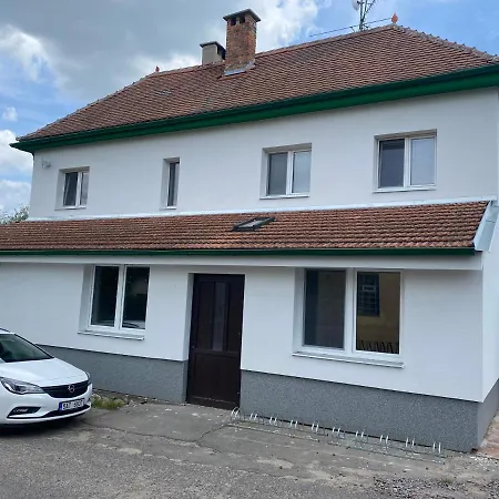 Apartament Vinarsky Dum Kovarna Brezi