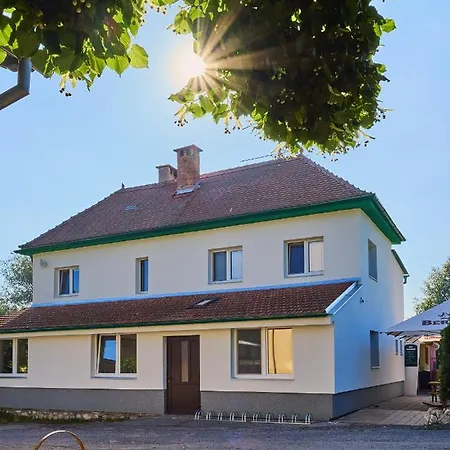 Appartamento Vinařský Dům Kovárna